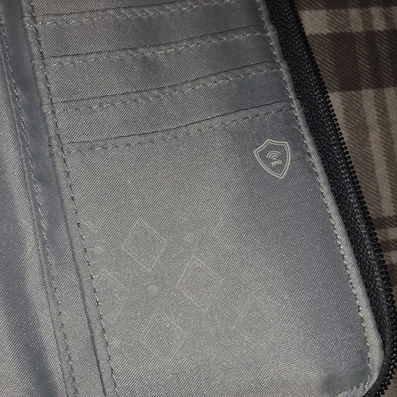 VERA BRADLEY Crossbody RFID Wallet Dark Gray w/Floral Pattern - Picture 7 of 11